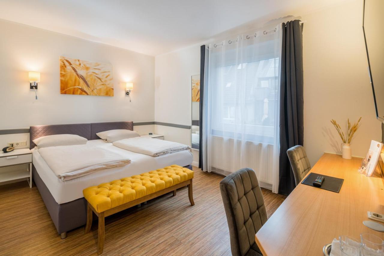 Schaefers Hotel, Self-Check-In, Cafe Und Baecker Am Hotel فيشتا المظهر الخارجي الصورة