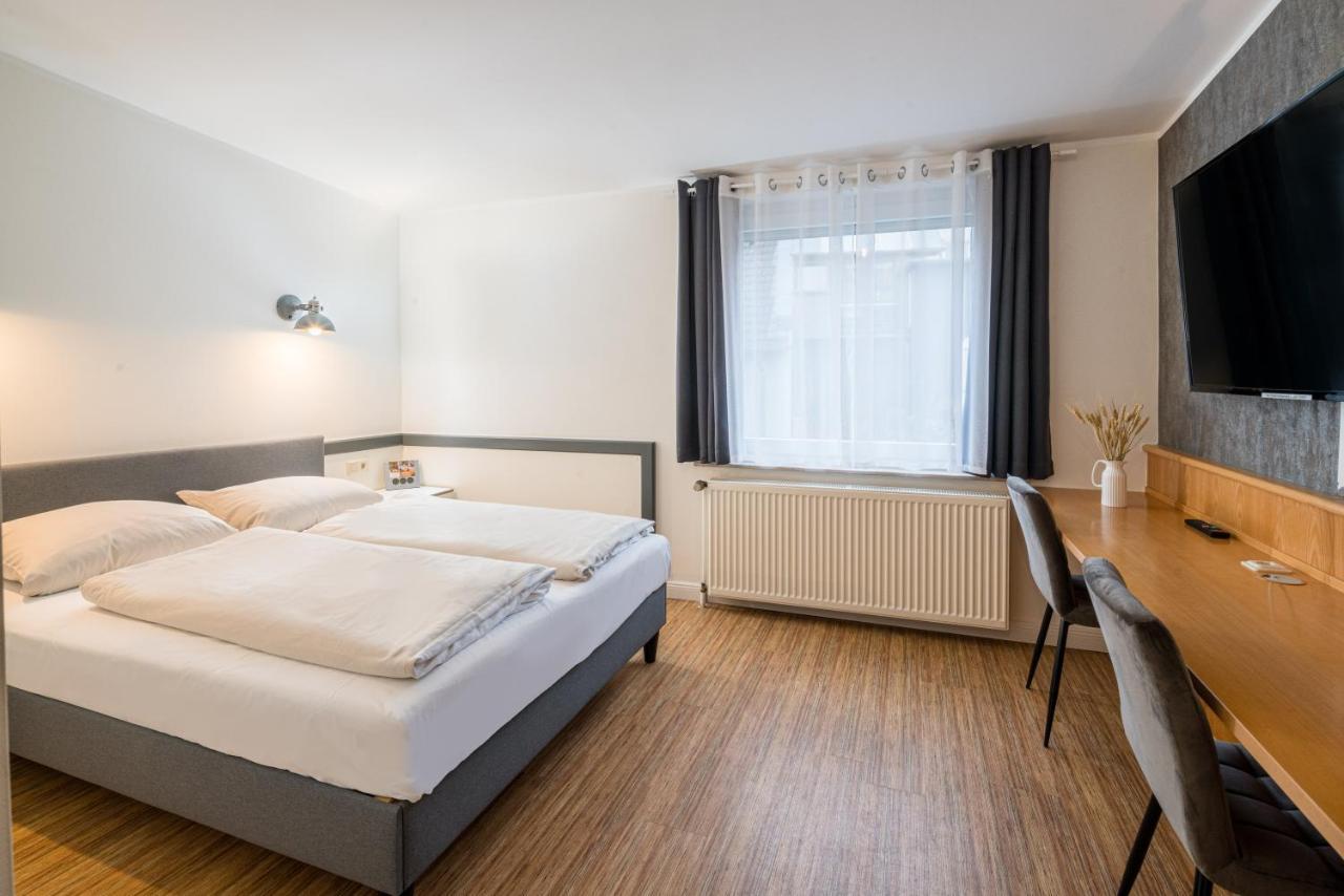 Schaefers Hotel, Self-Check-In, Cafe Und Baecker Am Hotel فيشتا المظهر الخارجي الصورة