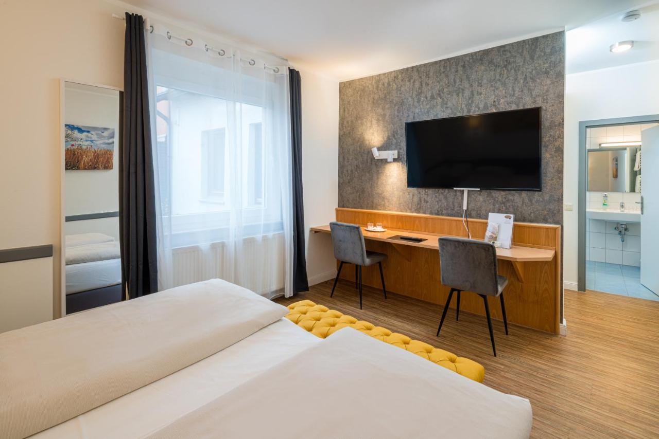 Schaefers Hotel, Self-Check-In, Cafe Und Baecker Am Hotel فيشتا المظهر الخارجي الصورة