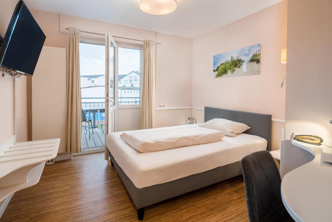 Schaefers Hotel, Self-Check-In, Cafe Und Baecker Am Hotel فيشتا المظهر الخارجي الصورة