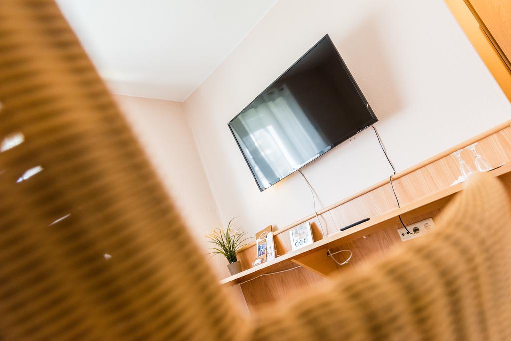 Schaefers Hotel, Self-Check-In, Cafe Und Baecker Am Hotel فيشتا المظهر الخارجي الصورة