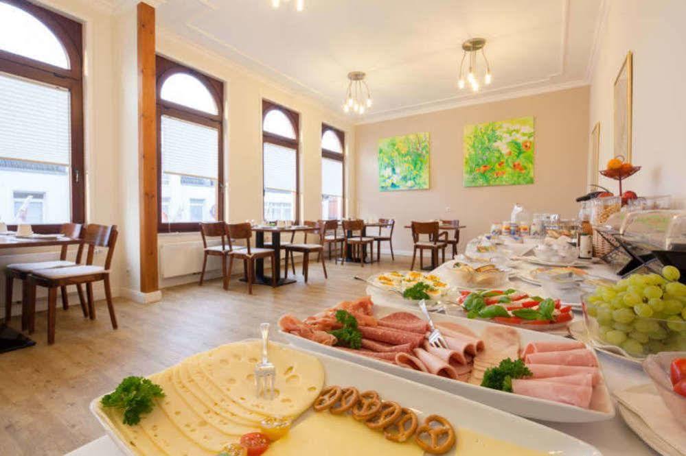 Schaefers Hotel, Self-Check-In, Cafe Und Baecker Am Hotel فيشتا المظهر الخارجي الصورة