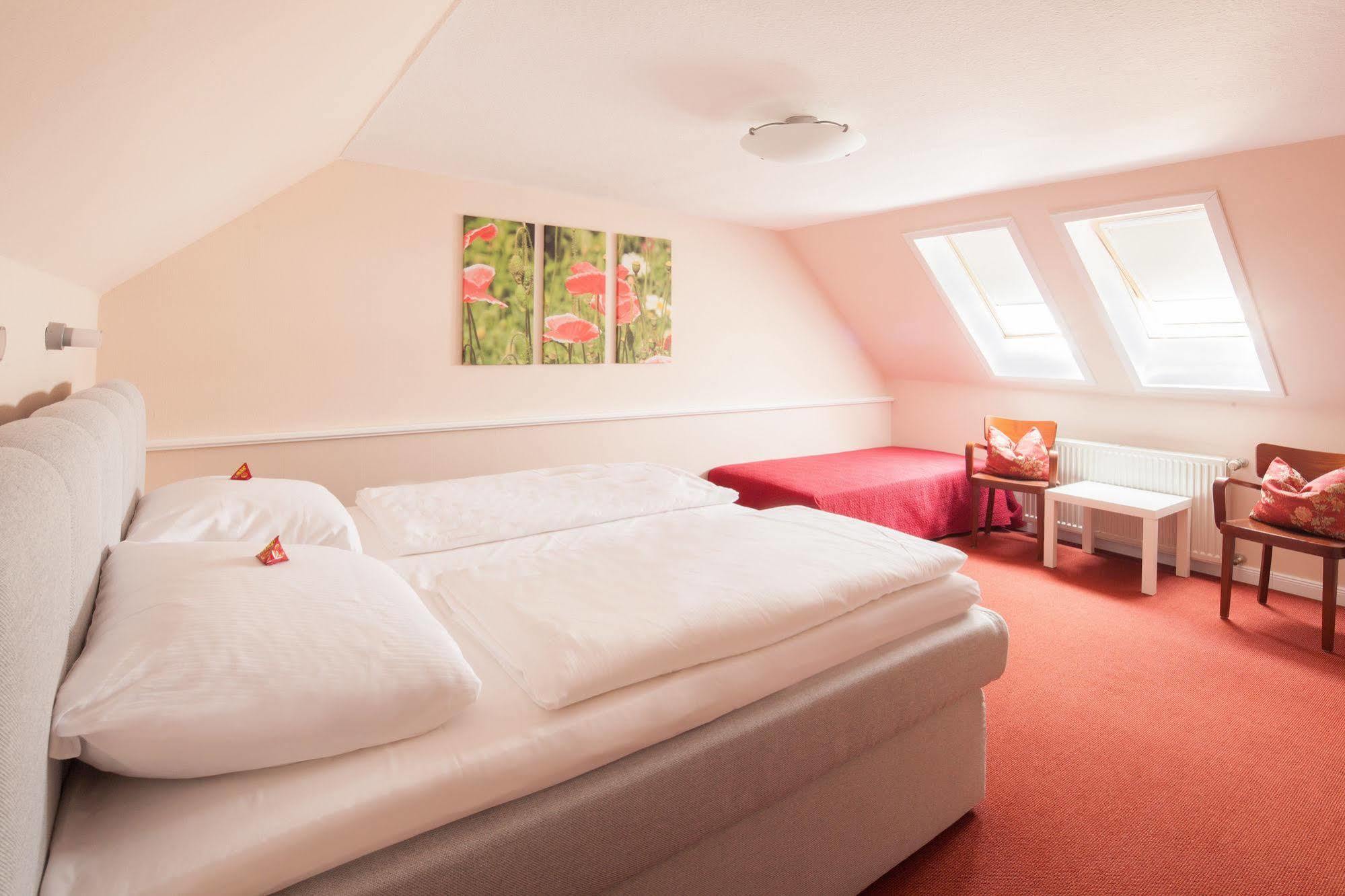 Schaefers Hotel, Self-Check-In, Cafe Und Baecker Am Hotel فيشتا المظهر الخارجي الصورة